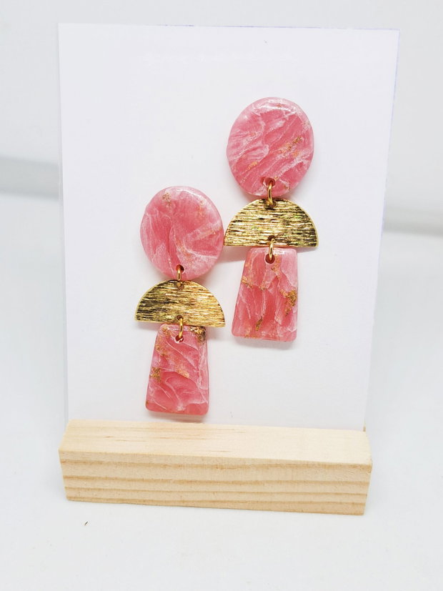 Cercei roz sidefat, confectionati din fimo, cercei lungi, cercei atarnatori