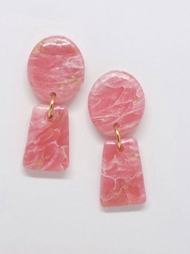 Cercei roz sidefat, confectionati din fimo, cercei lungi, cercei atarnatori