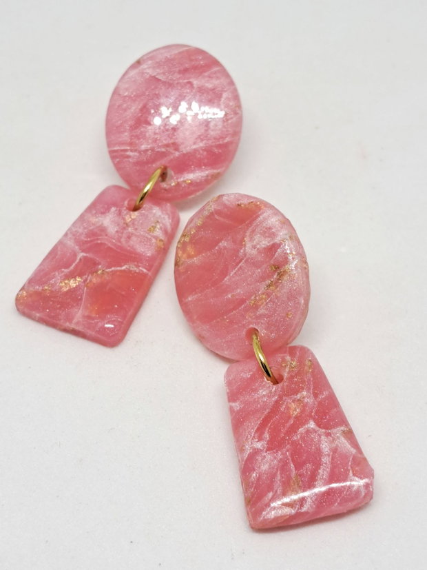Cercei roz sidefat, confectionati din fimo, cercei lungi, cercei atarnatori