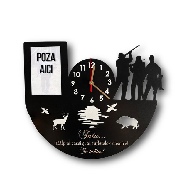Ceas decorativ din lemn pentru vânător personalizat cu text și poză