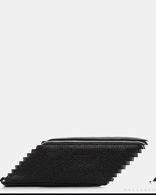 Coccinelle punga cosmetice culoarea negru, E5.MUK.95.G3.01