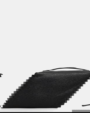 Coccinelle punga cosmetice culoarea negru, E5.MUK.95.G2.01