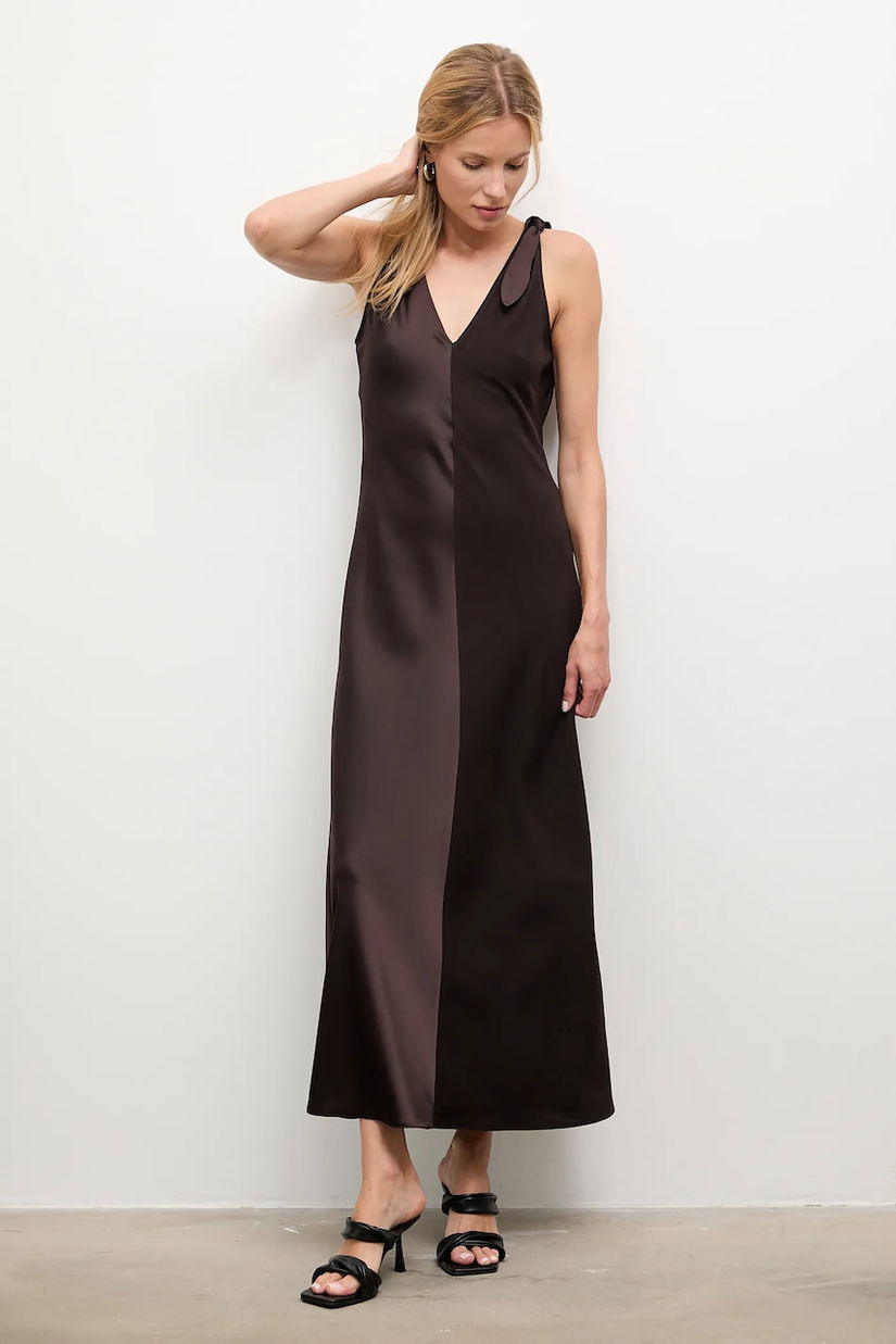 Answear.LAB rochie culoarea maro, maxi, drept