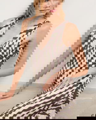 Answear.LAB rochie culoarea maro, maxi, drept