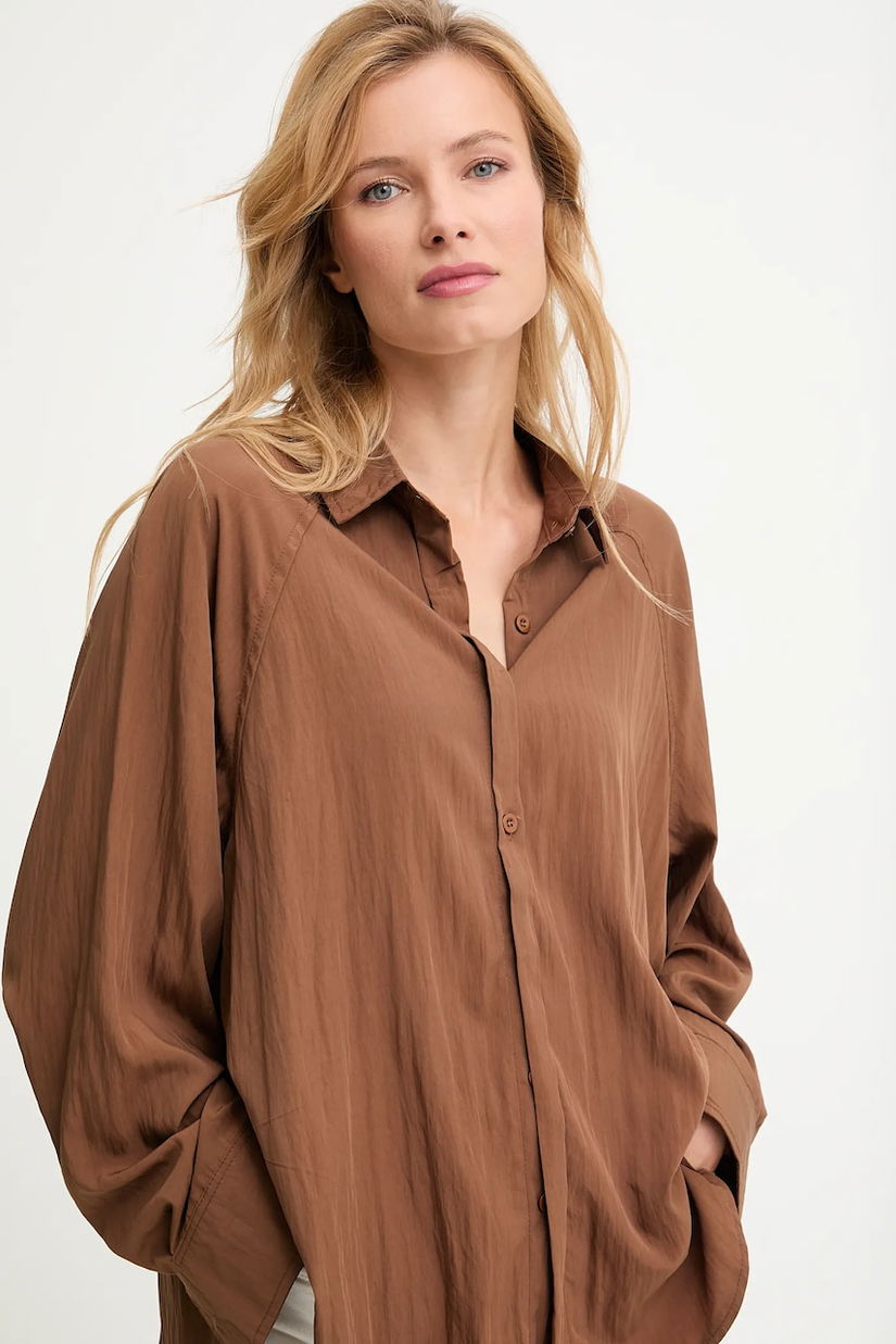 Answear.LAB camasa culoarea maro, cu guler clasic, relaxed
