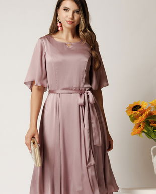 Rochie Celine midi roz pudra din voal satinat in clos cu cordon in talie