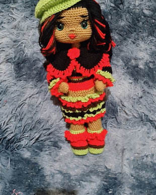 Păpușică amigurumi adorabilă