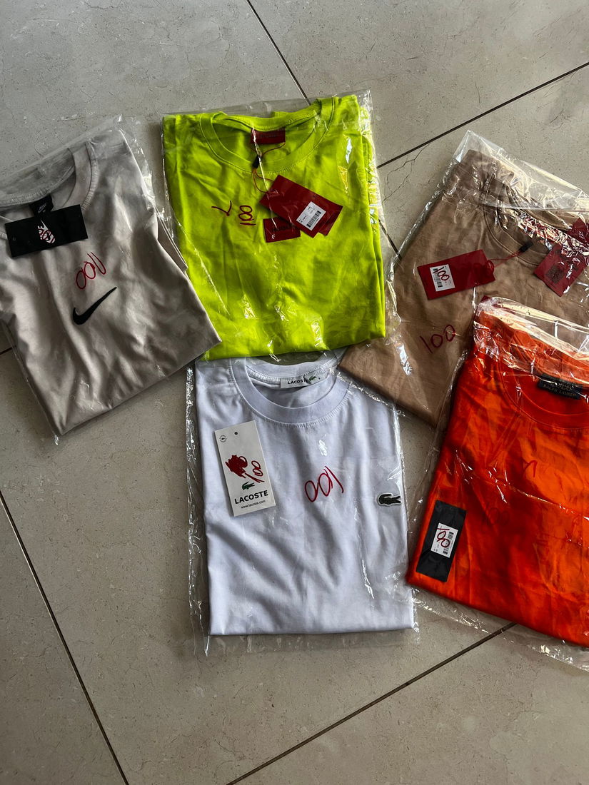 Tricou