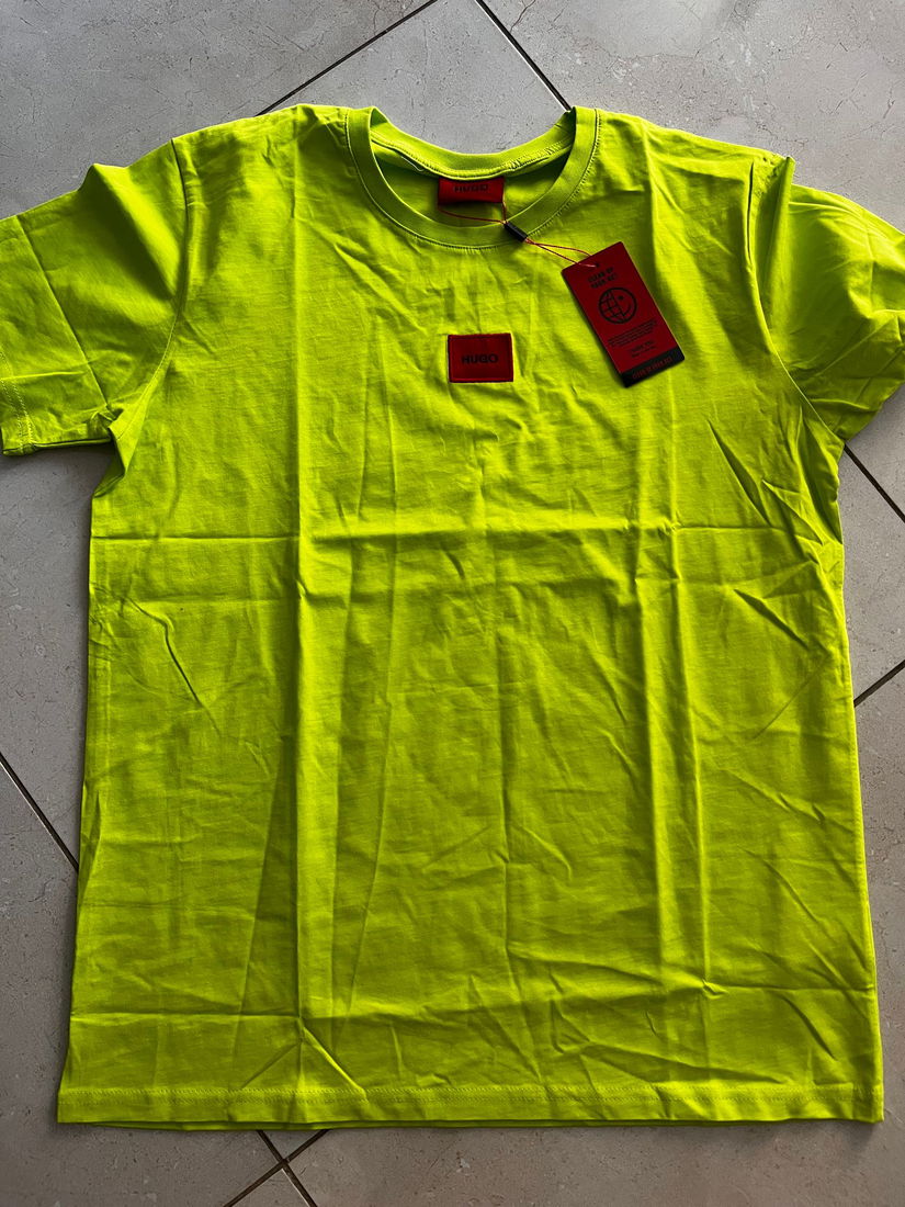 Tricou