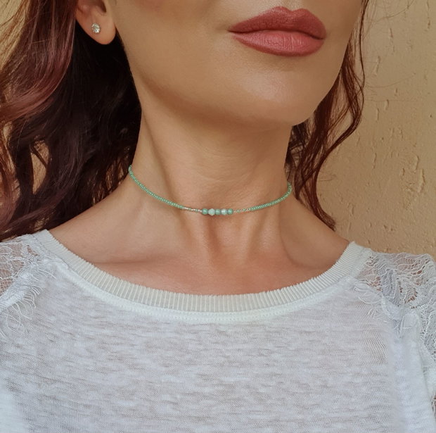 Choker minimalist cu mărgele turcoaz