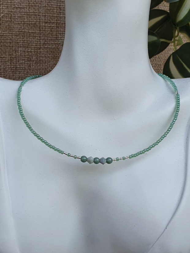 Choker minimalist cu mărgele turcoaz
