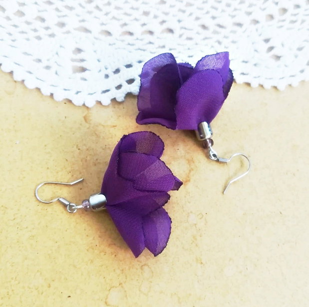 Cercei clopotei violet mov