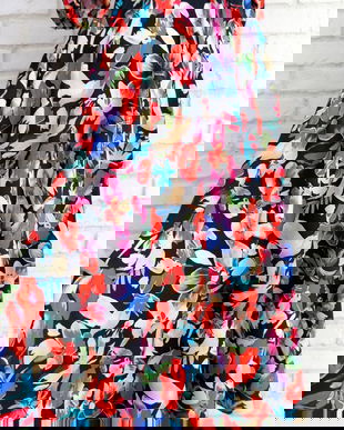 Rochie Vaporoasa Neagra cu Flori Colorate