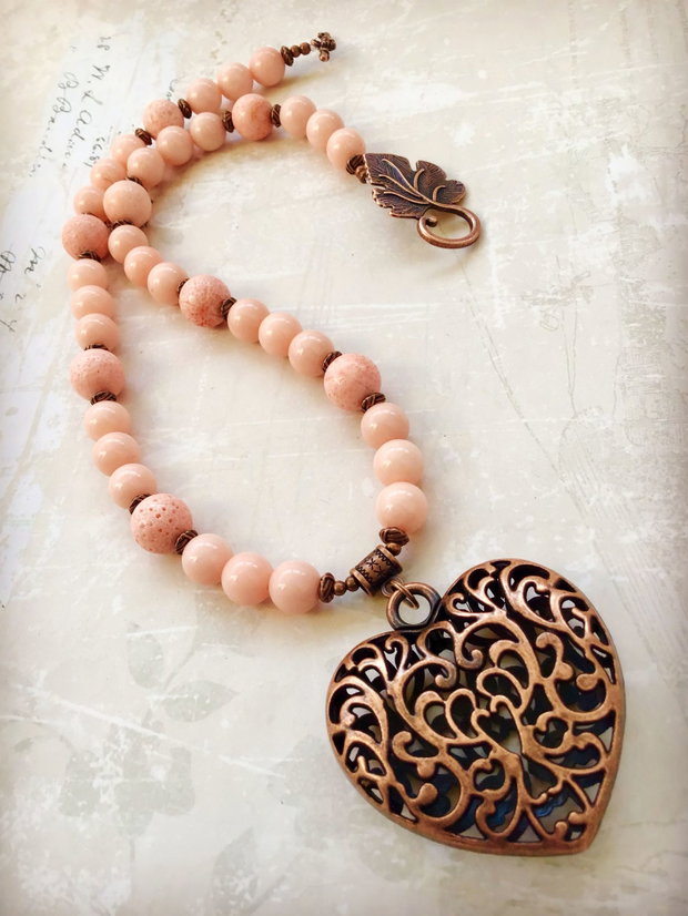 Colier vintage coral, jad somon & pandantiv inima cupru