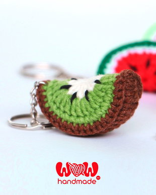 Breloc crosetat - Breloc croșetat Kiwi - Breloc fruct