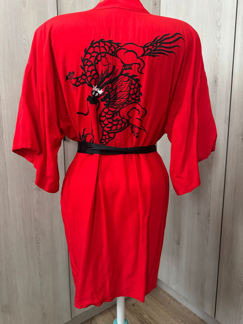 HALAT DEOSEBIT CU BRODERIE MARIME M HONG KONG