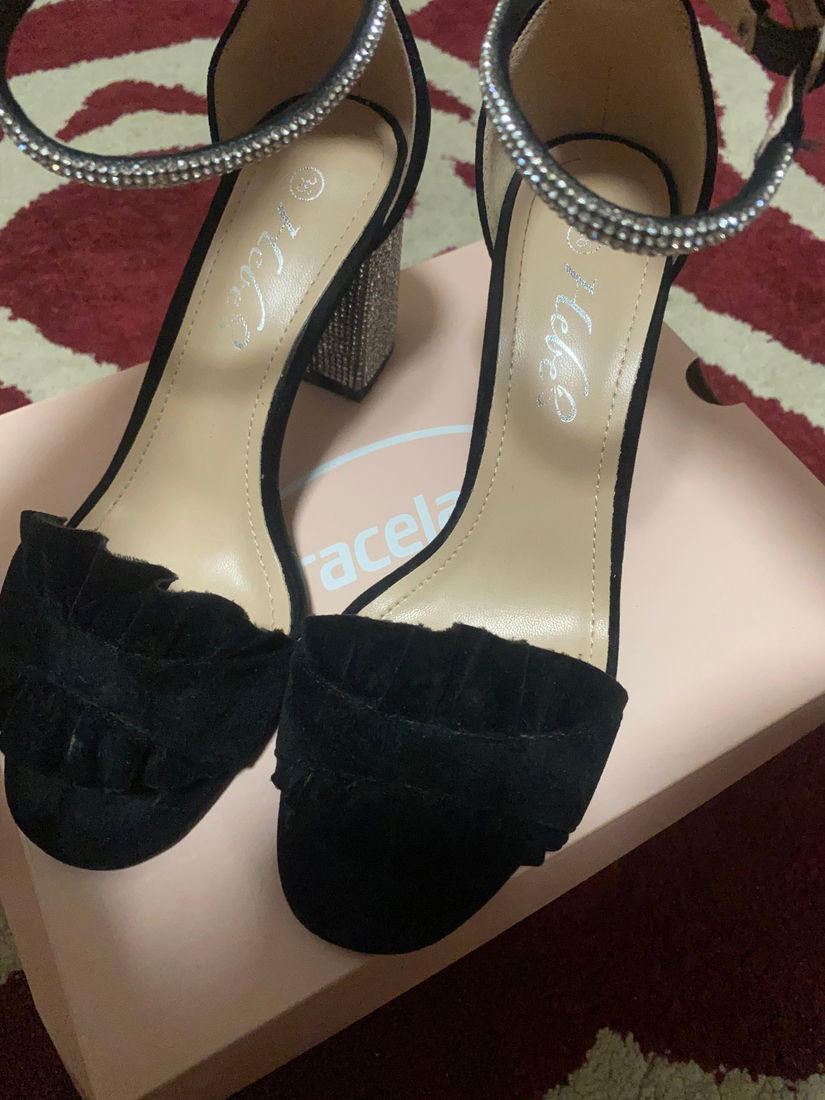 Pantofi cu toc mic