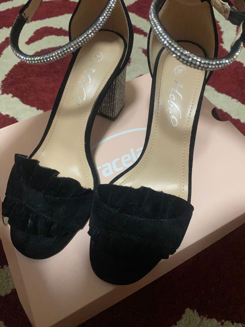 Pantofi cu toc mic
