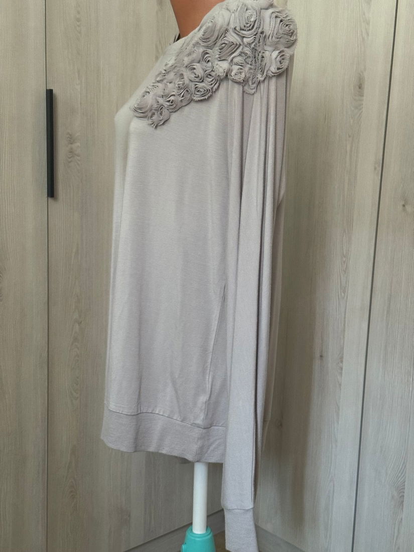 SUPERBA BLUZA LIU-JO JEANS MODEL SPECTACULOS MARIME L NOUA CU ETICHETE