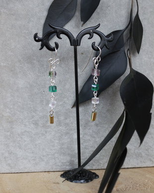 Cercei handmade din sarma si cristale tip swarovski