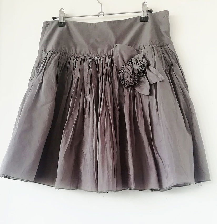 fusta de panza gri cu trandafiri , Promod  , 40