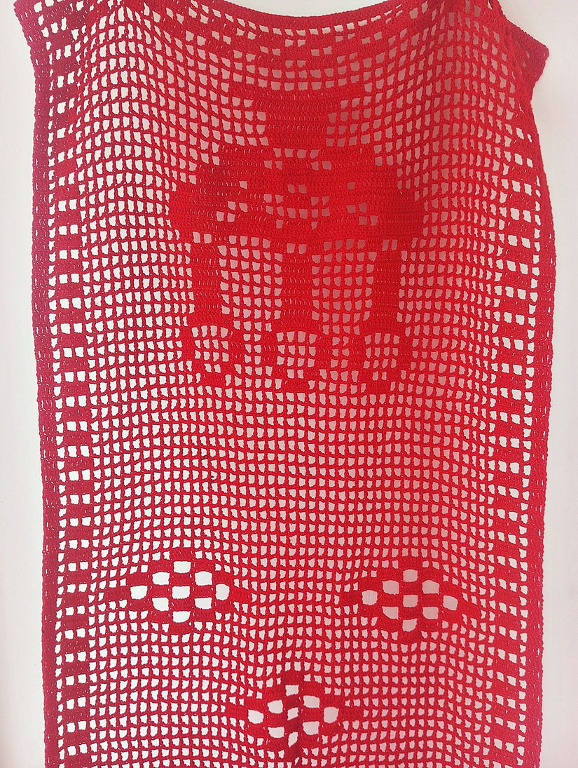 fata de masa noua dantela crosetata rosie  116/46 cm