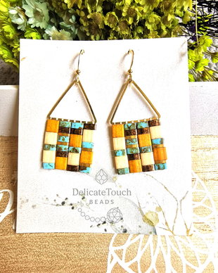 Cercei boho geometrici cu margele Miyuki Tila si tortite placate cu aur