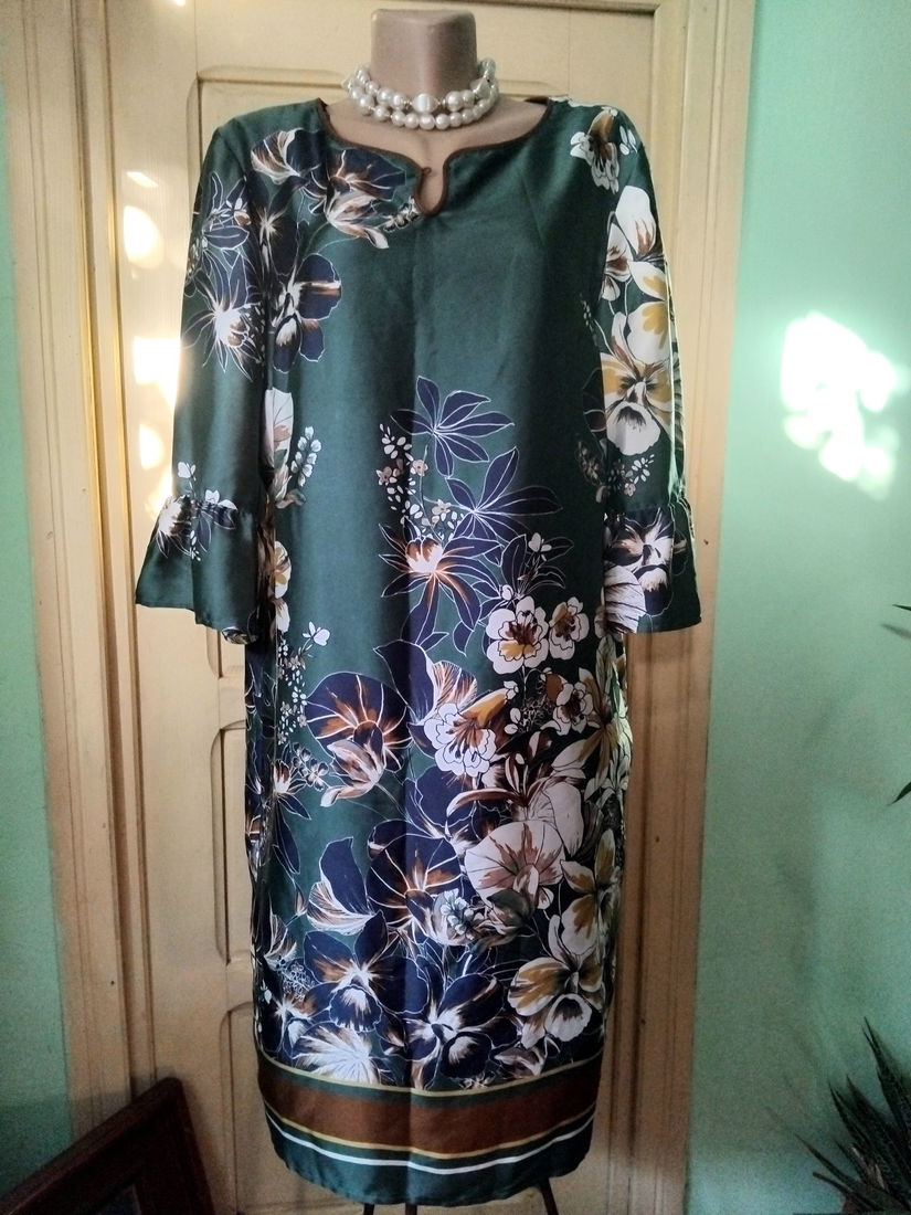 Rochie cu bordura florala