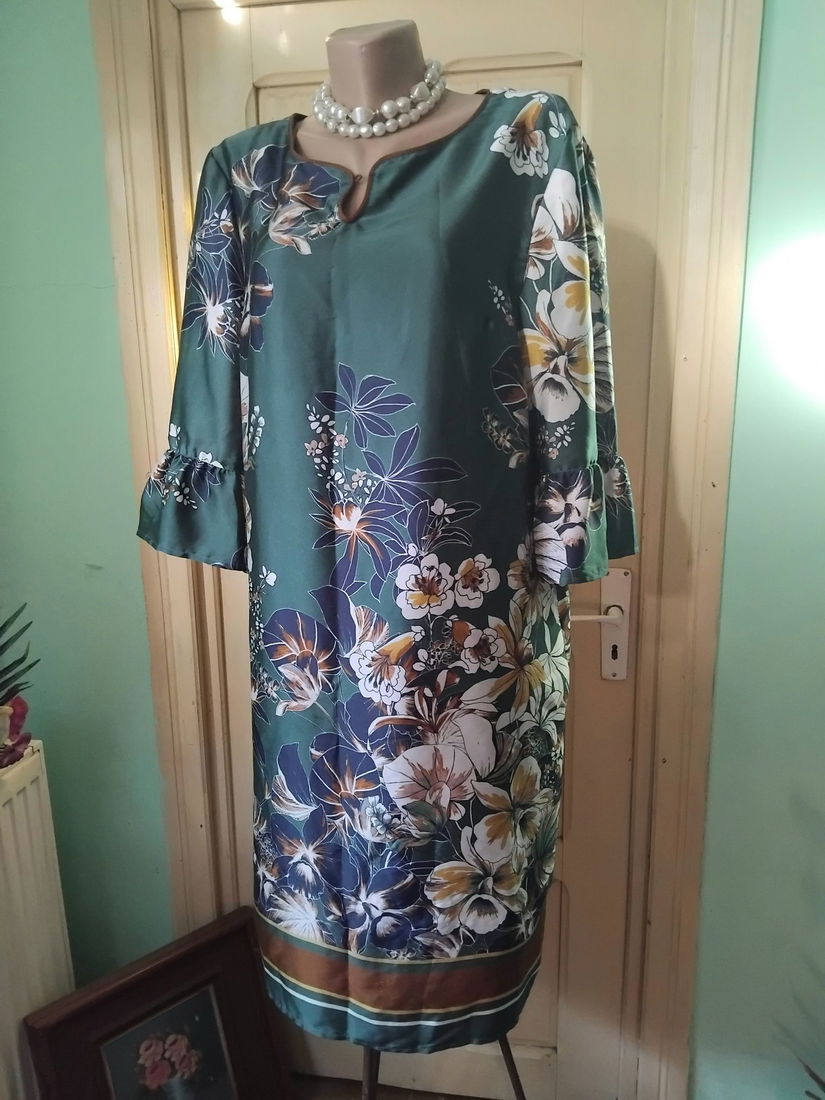 Rochie cu bordura florala