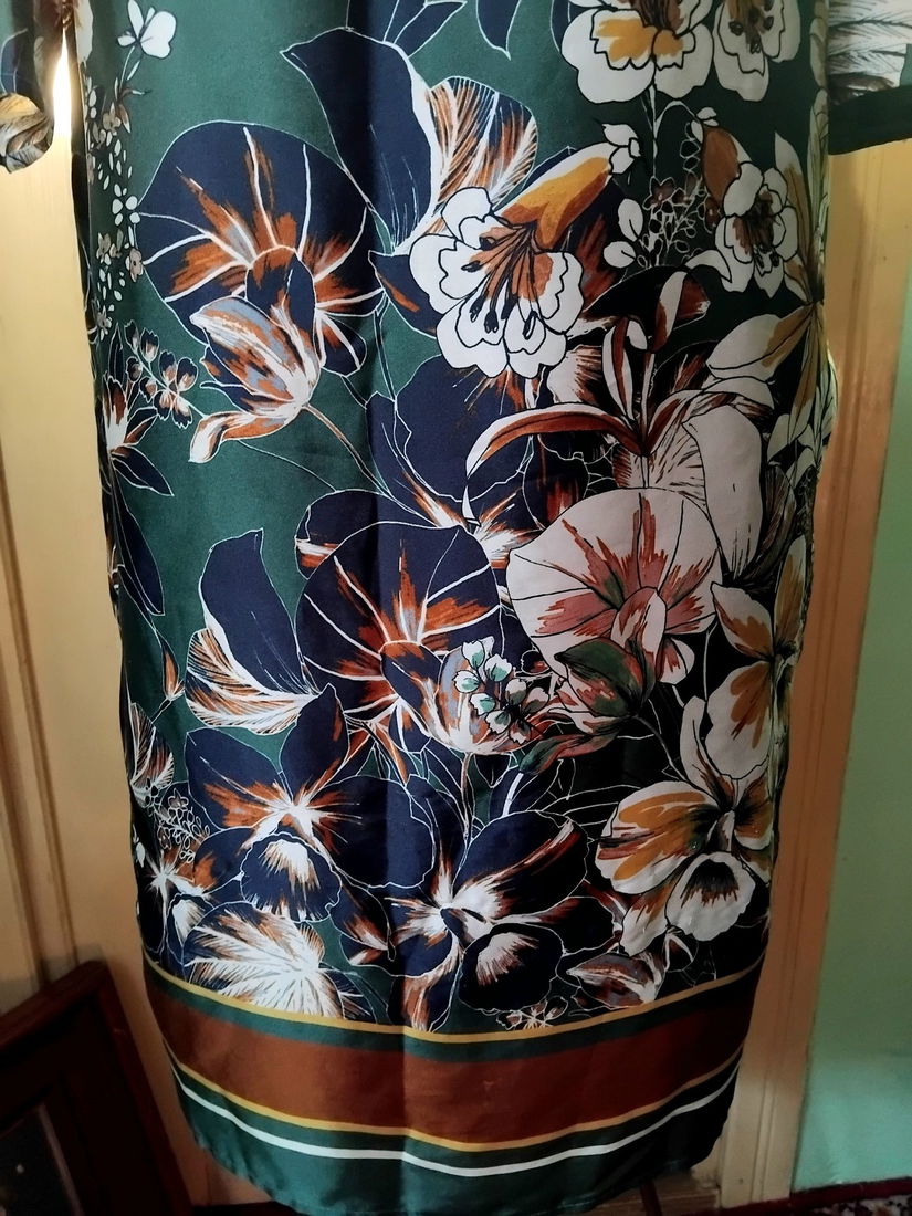 Rochie cu bordura florala