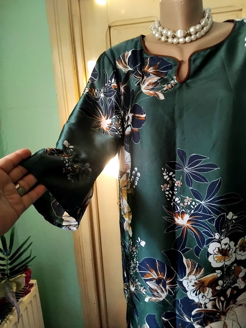 Rochie cu bordura florala