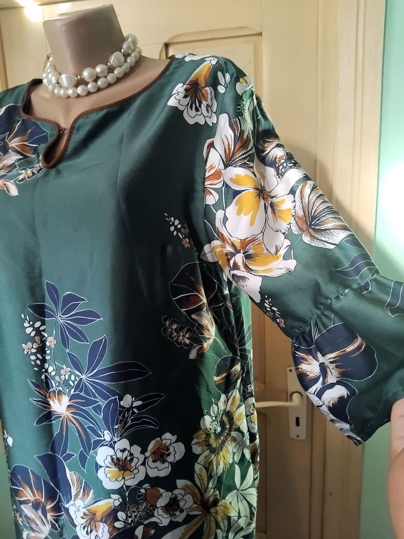 Rochie cu bordura florala