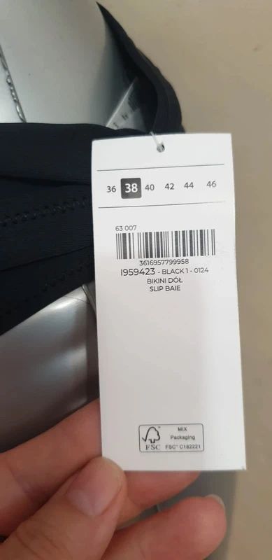 Reducere de vara! Costum de baie 2 piese, cu eticheta