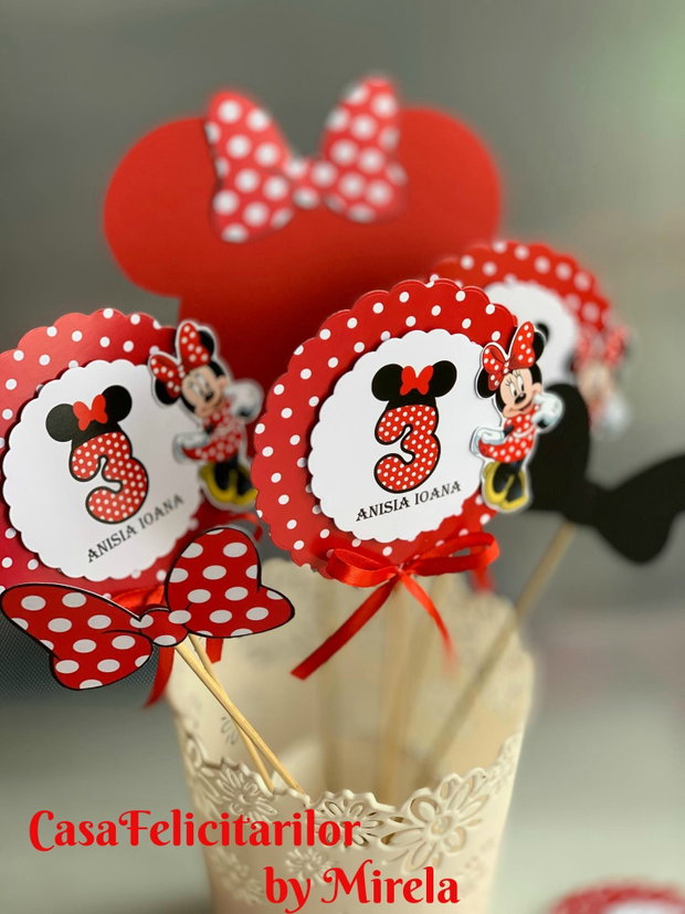 Coifuri petrecere Minnie mouse personalizate