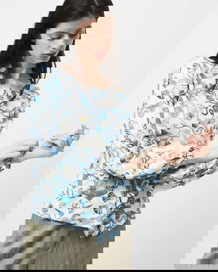 Medicine bluză culoarea bej, cu imprimeu