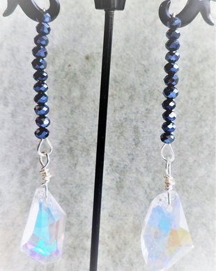 Cercei handmade din sarma ,cristale fatetate si cristale tip swarovski
