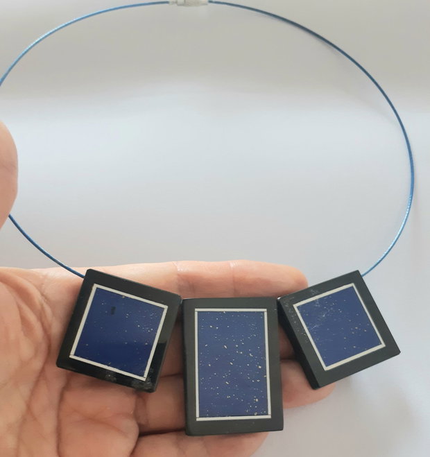 Colier cu elemente geometrice din lapis slefuit