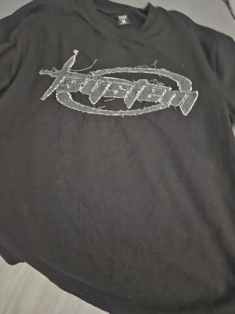 Tricou