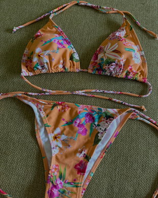 Costum De Baie