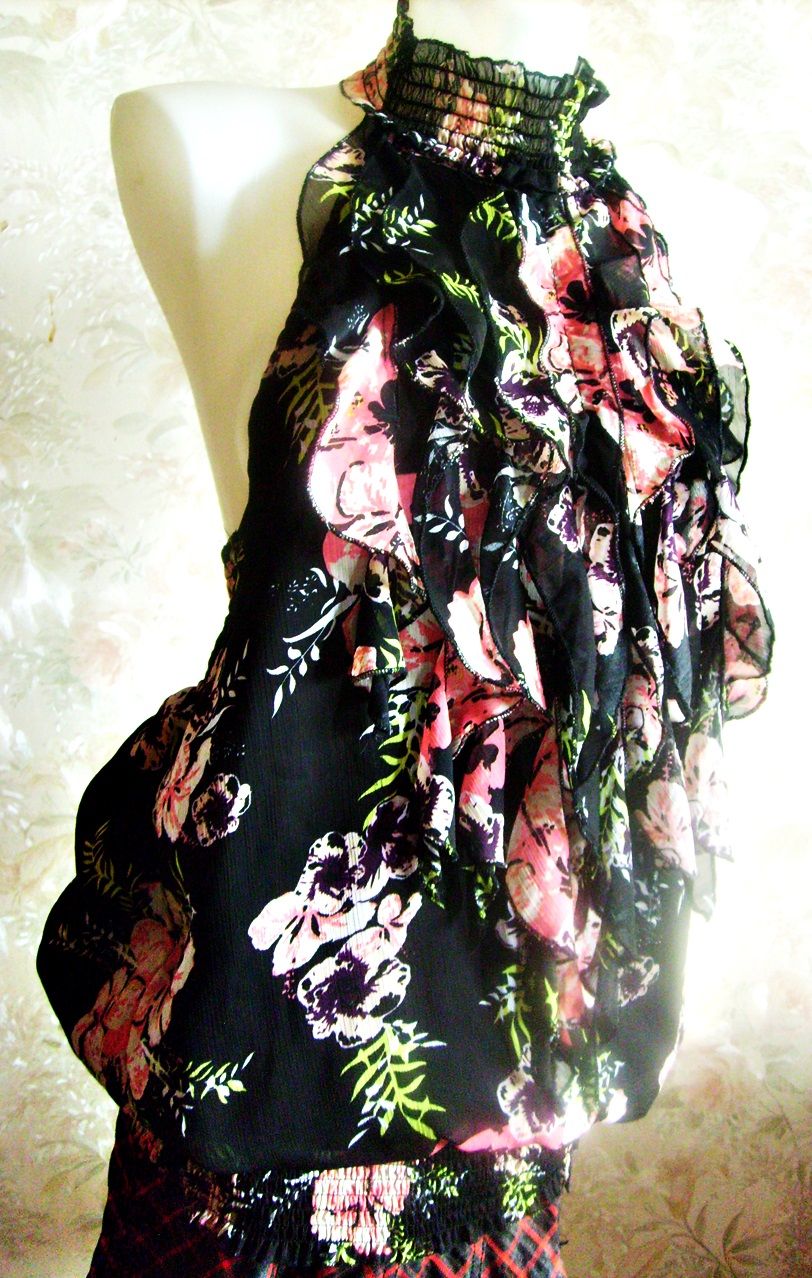 bluza- top vaporoasa ,romantica , inflorata
