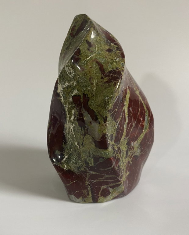Jasp Sangele Dragonului - Sculptura piatra semipretioasa