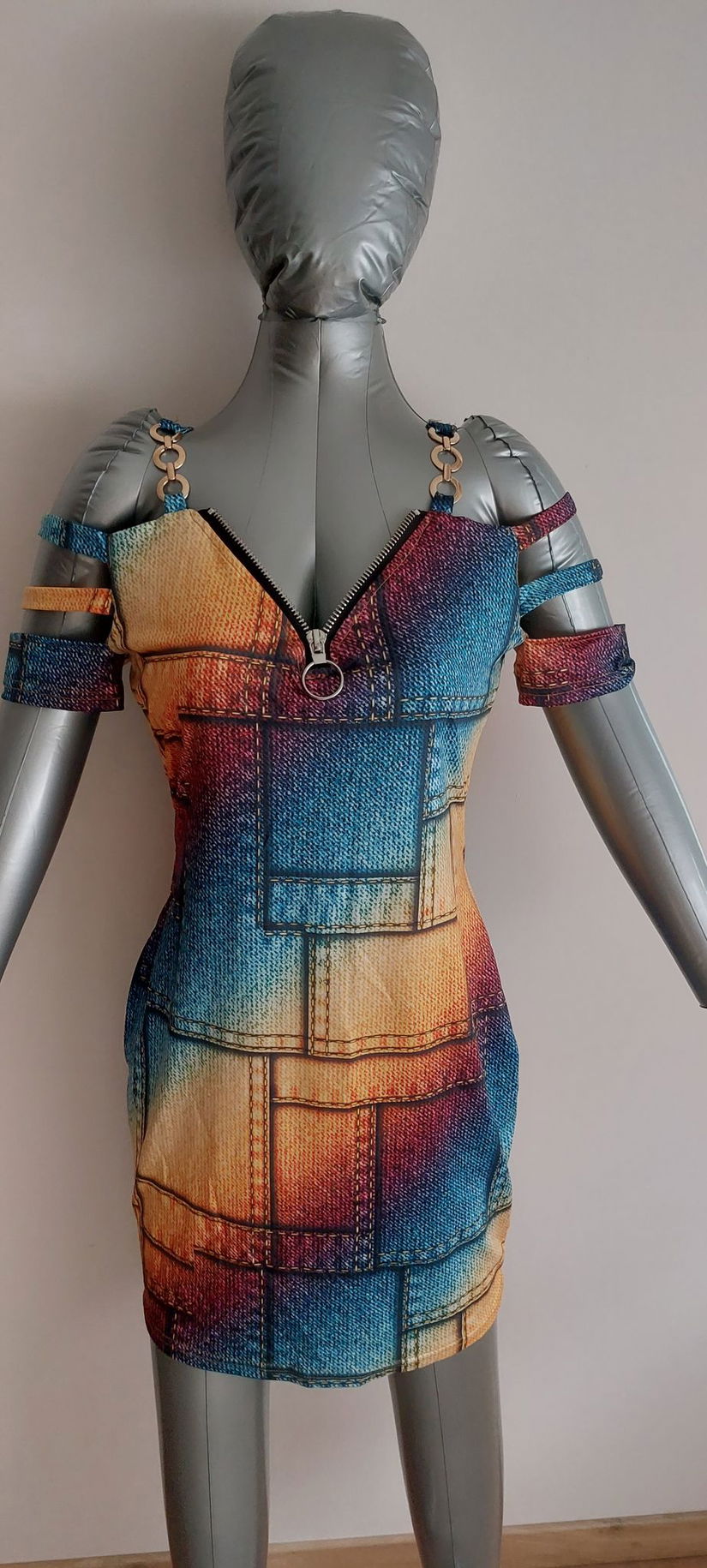 Rochie noua, multicolora,foarte chic, masura L