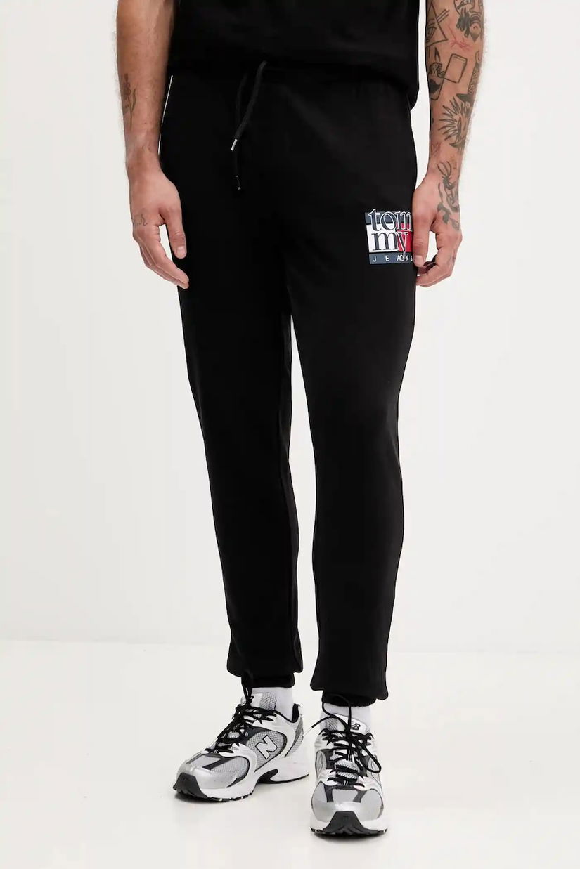 Tommy Jeans pantaloni de trening din bumbac culoarea negru, cu imprimeu, DM0DM22094