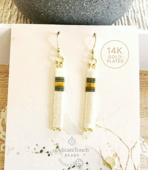 Cercei lungi Tila Verde Turcoaz Alb cu auriu, cercei in dungi, stil minimalist, tortite placate cu aur 14k, cercei simpli eleganti