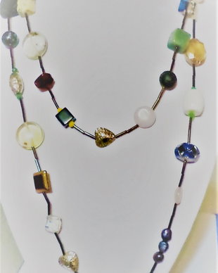 Colier handmade in stilul boho-chic din pietre semipretioase,cristale tip swarovski,margele metalice ,din sticla si ceramica
