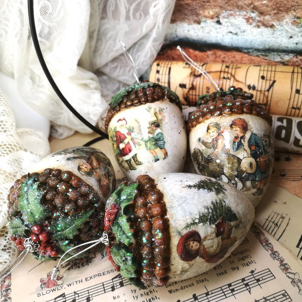 Ghibda de poveste - decoratiune pentru bradul de Craciun