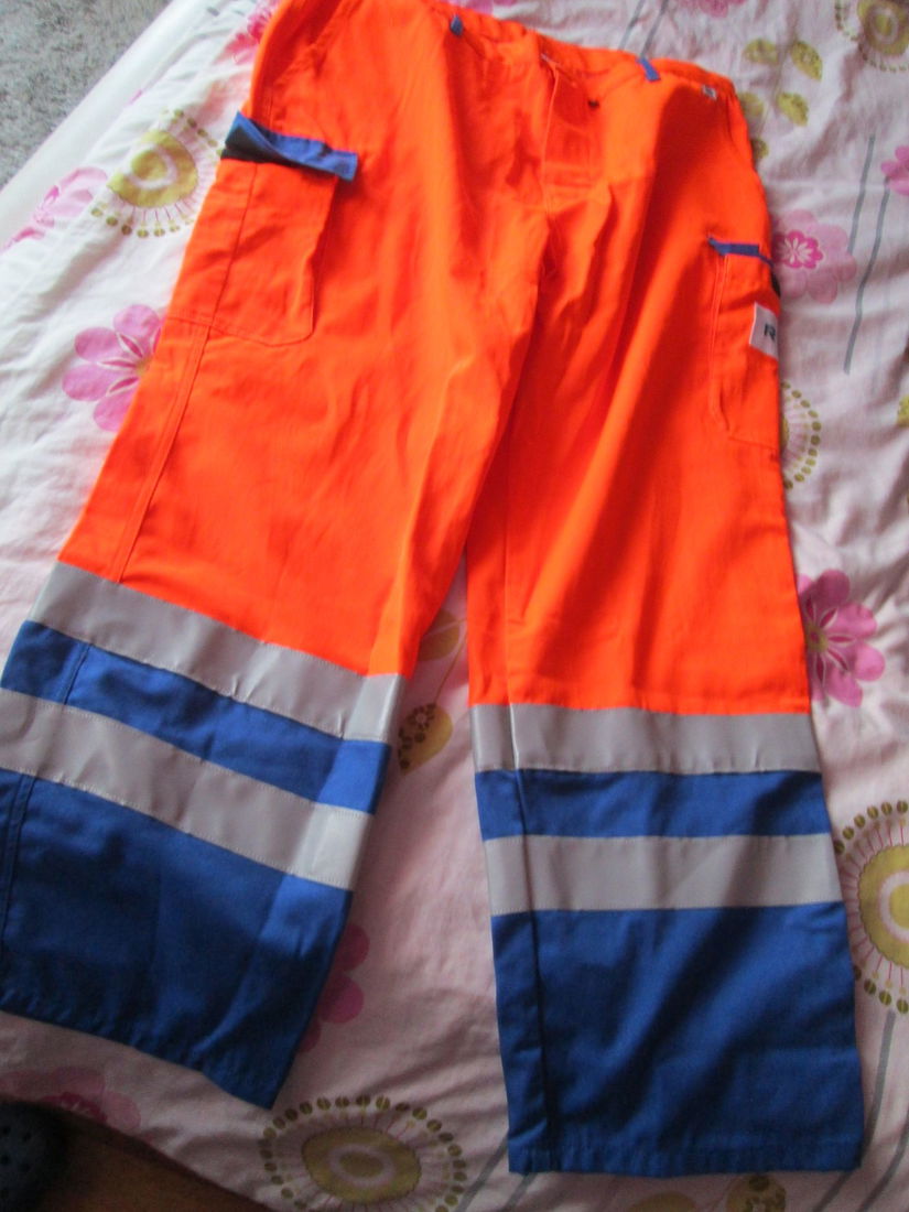 pantaloni de lucru impecabili 56