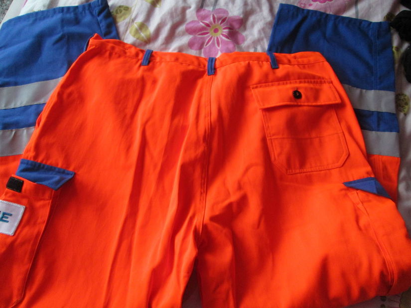 pantaloni de lucru impecabili 56