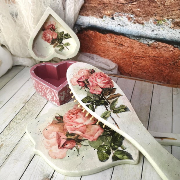 Set elegant pentru frumusete cu trandafiri vintage