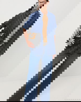 Medicine cămașă culoarea bleumarin, cu guler clasic, relaxed